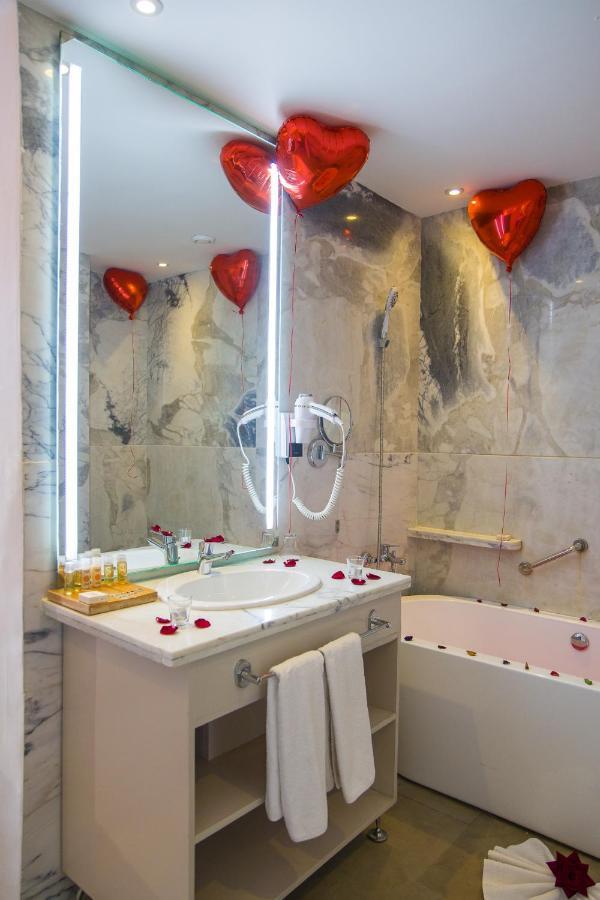 Mandarin Palace Hotel & Spa Танжер Экстерьер фото Bathroom
